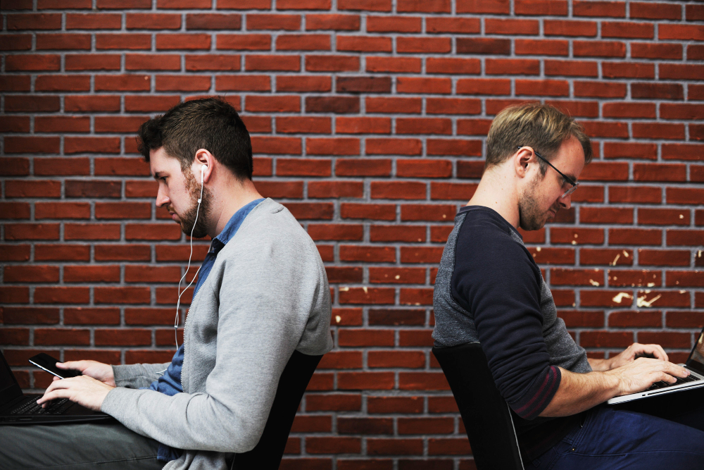 WordPress vs จ้าง Developer ทำ — SME ควรเลือกแบบไหนในปี 2026?